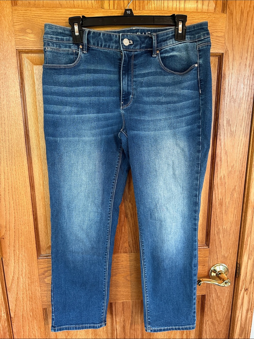 White House Black Market Straight Cropped Jeans